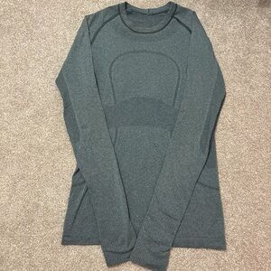 Size 4 swiftly long sleeve